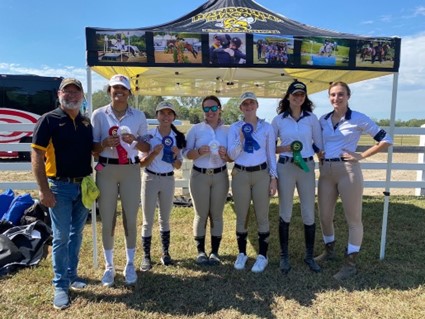 Pictured (left to right): John West, Alyssa Roberts ‘24, Grace Bakeman ‘24, Breeze Tigar ‘25, Kate Hudson ‘23, Macy Walton ‘25, Caroline Bruns ‘24
Not Pictured: Austin Skeens ‘23, Bailey Moriarty ‘25, Caroline Allen ‘24
